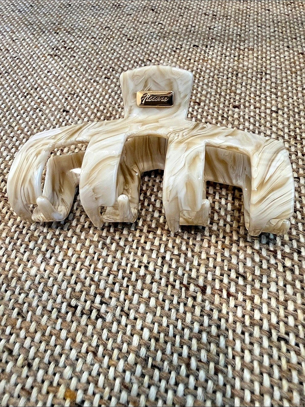 Ficcare Large Rectangle Jaw Clip color Pearl- NWOT